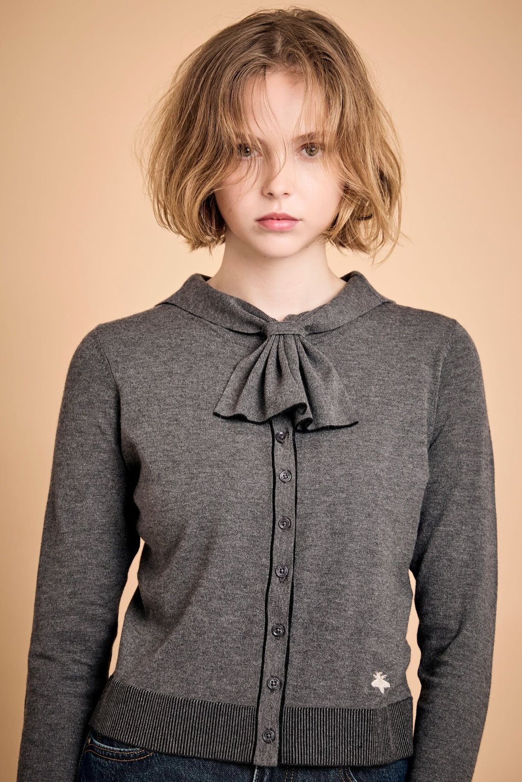 CAPRINO PAPILLON【Gray】　カプリーノ　カーディガン Caprino - カプリーノ | クルーネックカーディガン〔ブラック
