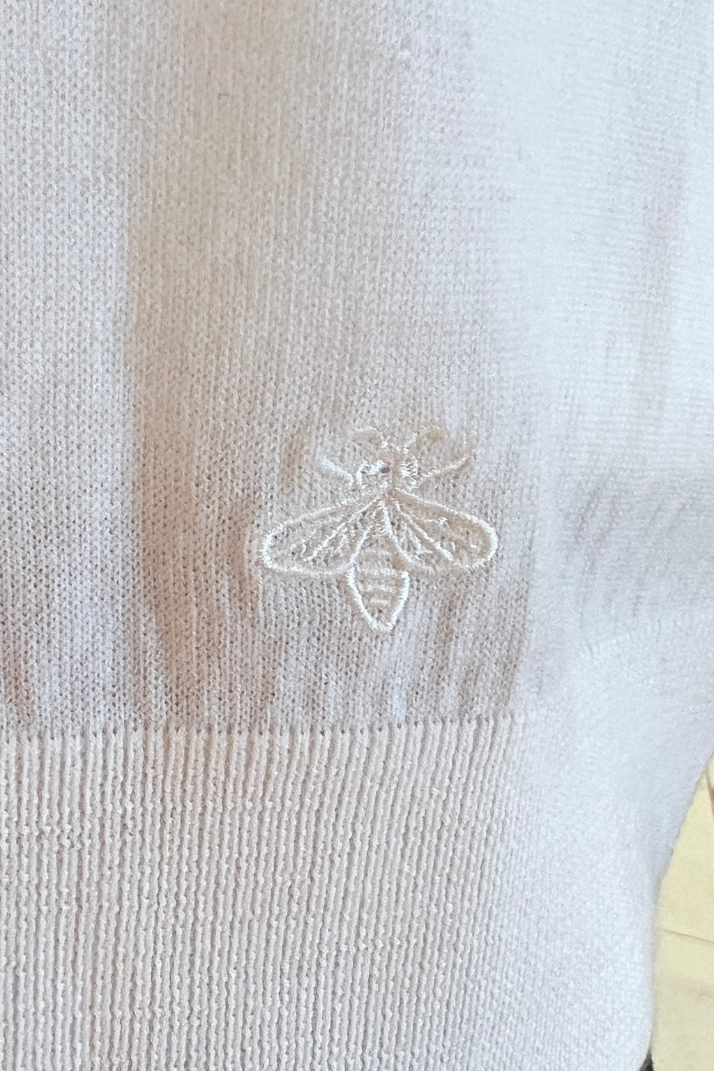 LUXURY V Neck【White】 – CAPRINO Online Store